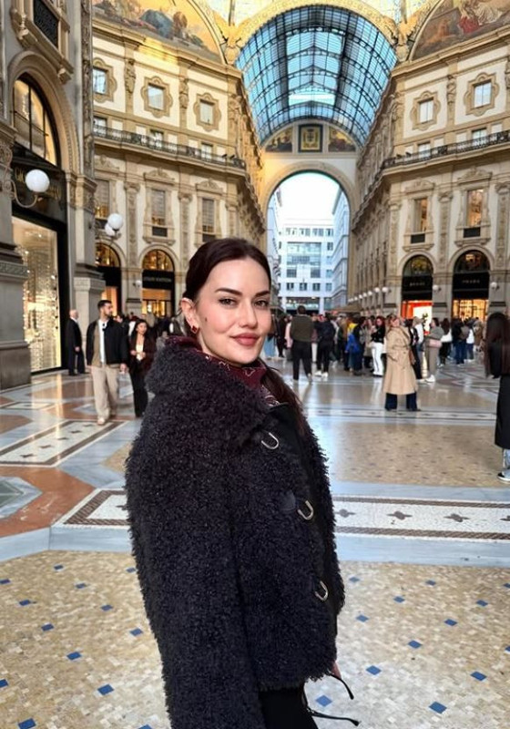 Fahriye Evcen ile Burak Özçivit'in tatil kaçamağı! Milano'da aşk tazelediler - Resim: 6
