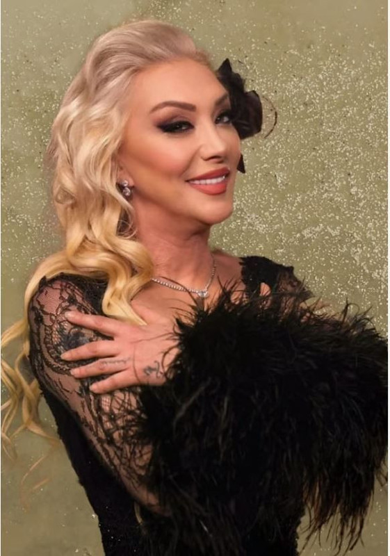 Ünlü sanatçı Güllü hayatını kaybetti! Acı haberi oğlu duyurdu - Resim: 2