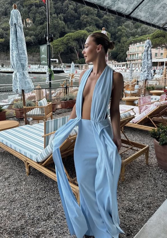 Melisa Döngel'in iddialı tatil tarzı! Derin dekolteli elbisesiyle kusursuz fiziğini gözler önüne serdi - Resim: 4