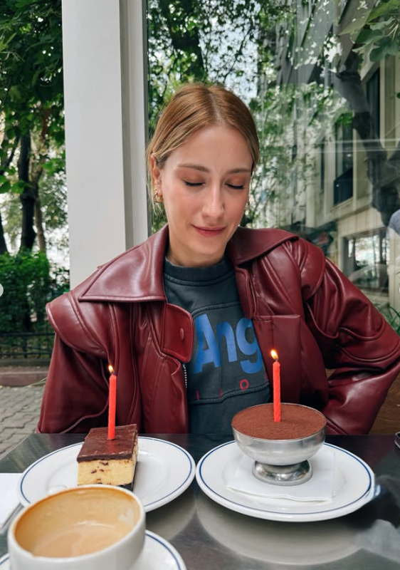 Hazal Kaya 35 yaşına girdi! Doğum günü kareleri peş peşe geldi - Resim: 5