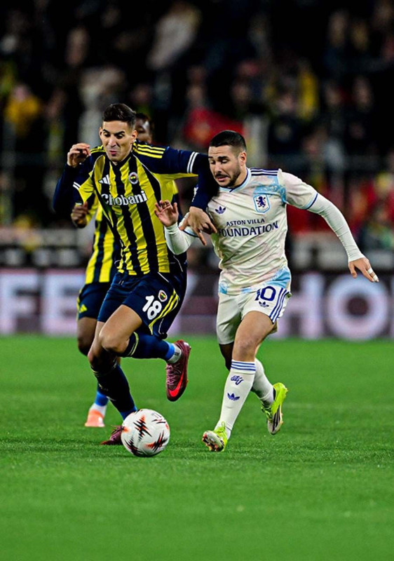 Fenerbahçe’den kritik hamle! Yönetim harekete geçti! Yıldız futbolcuya yeni sözleşme teklif edilecek - Resim: 8