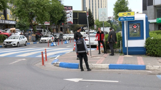 Bağcılar'da 4 milyon liralık gasp! Bankadan çıkan iş insanı neye uğradığını şaşırdı - Resim : 3