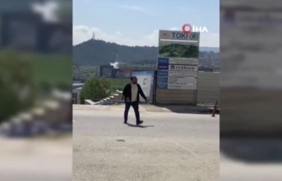 Karabük’te yolda ilerlediği sırada önünde 1 tanesini gördü. O hayvanı fark etmesinin ardından aracından atlayıp tek 1 hareket yaptı - Resim: 3