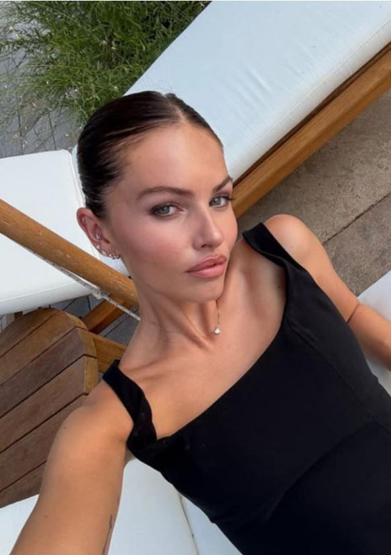 Dünyanın en güzel kızı Thylane Blondeau evleniyor! Nişan yüzüğünün değeri dudak uçuklattı - Resim: 3