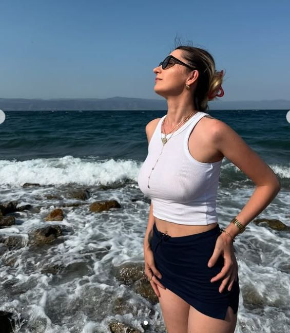OnlyFans fenomeni Neslihan Güneş tatile çıktı. Deniz kenarından sütyensiz şekilde peş peşe yaptığı paylaşımlar hayranlarını mest etti - Resim: 55