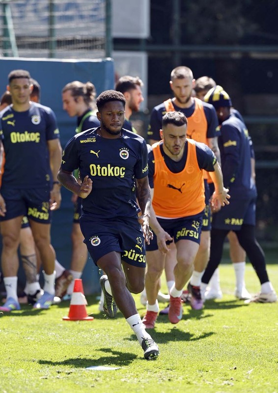 Fenerbahçe’ye 50 milyon euroluk dünya yıldızı! Ali Koç transfer için kolları sıvadı! Transfer olursa taraftarlar havalimanına akın eder - Resim: 2