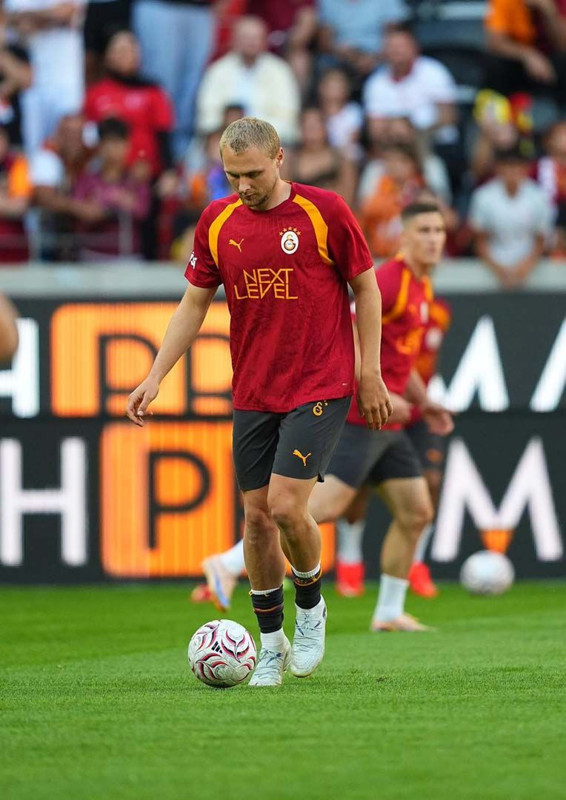 Galatasaraylı yıldızdan yönetime şok talep: “Bonservisimi verin gideyim” - Resim: 7
