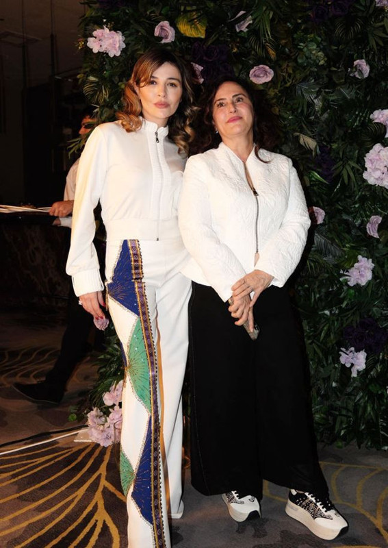 Saçlarını sarıya boyatmıştı! Gonca Vuslateri'den imaj açıklaması geldi! "Biraz dayak yedim" - Resim: 5