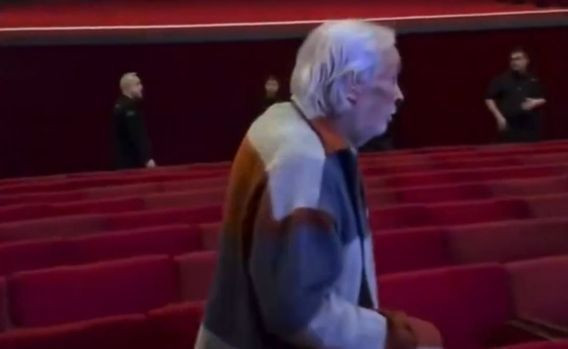 'Gırgıriye Müzikali'nde gergin anlar yaşamıştı! Müjdat Gezen hastaneden taburcu oldu, soluğu orada aldı! - Resim: 7