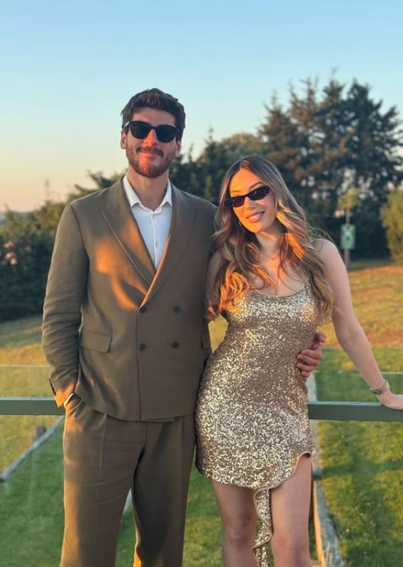 Yasmin Erbil ile sevgilisi Yiğit Poyraz aşka geldi! Sosyal medya hesabından paylaştı - Resim: 1