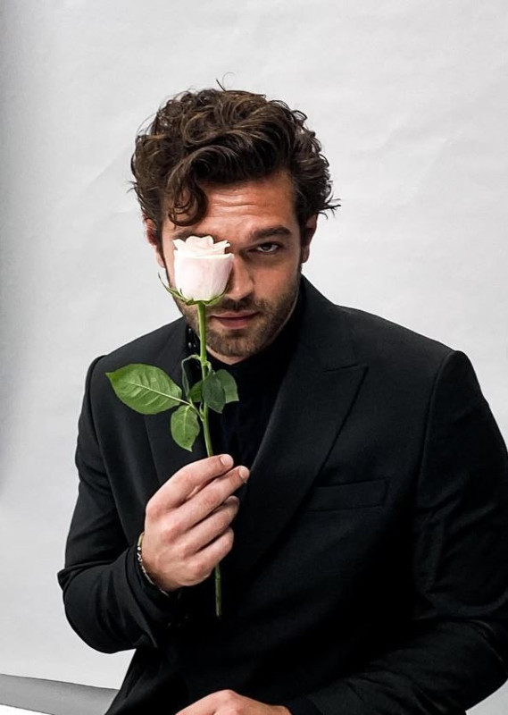 Aybüke Pusat ve Furkan Andıç'tan aşk dolu paylaşım! Romantik pozlarına beğeni yağdı - Resim: 4