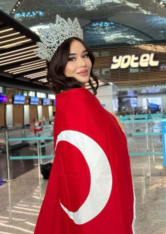 Miss Universe'de Türkiye'yi temsil etmişti! Ceren Arslan'ın eski sevgilisi milli voleybolcu çıktı! - Resim: 1