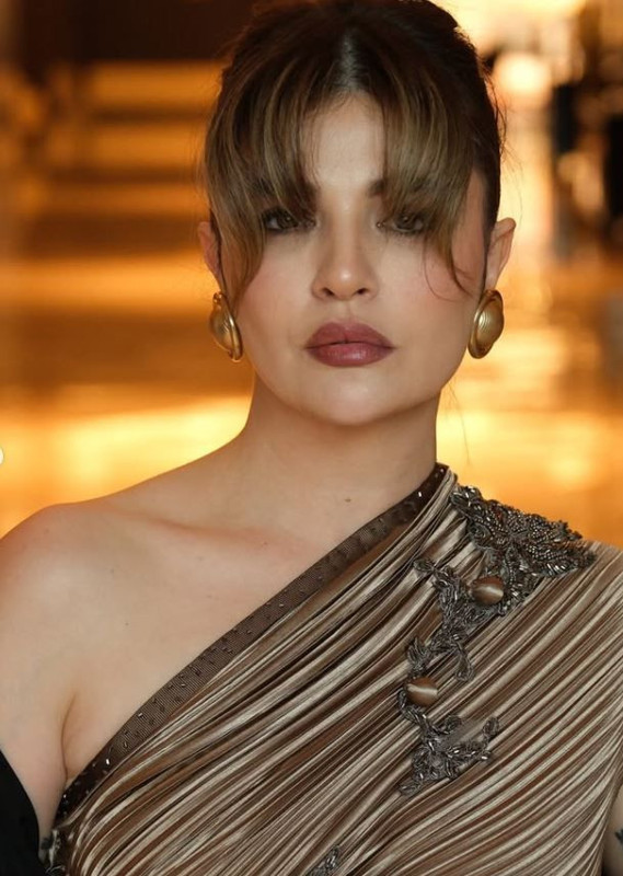 Saçlarını sarıya boyatmıştı! Gonca Vuslateri'den imaj açıklaması geldi! "Biraz dayak yedim" - Resim: 3