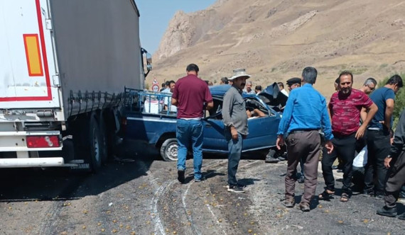 Hakkari-Van yolunda katliam gibi kaza! 4 kişi öldü! - Resim : 1