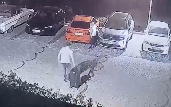 Ayşe Tokyaz cinayetinde kan donduran görüntü! Döverek öldürdü, cesedin olduğu valizi böyle taşıdı! - Resim: 6