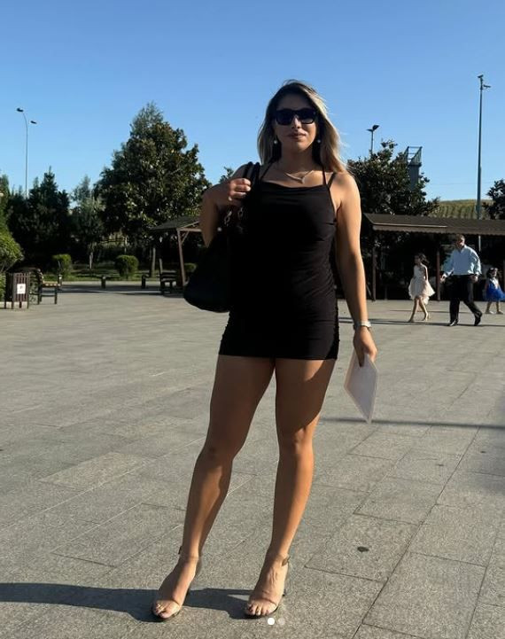 TFF'den Orhan Erdemir'le cinsel ilişki görüntüleri ifşa edildi diye ihraç edilmişti. Eski hakem Elif Karaarslan üstünde sadece sutyeniyle paylaşıp isyan etti - Resim: 32