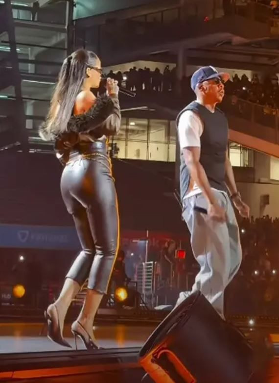 Rihanna'dan hayranlarına büyük sürpriz! Yıllar sonra sahnelere geri döndü: "Biraz paslanmışım değil mi?" - Resim: 3
