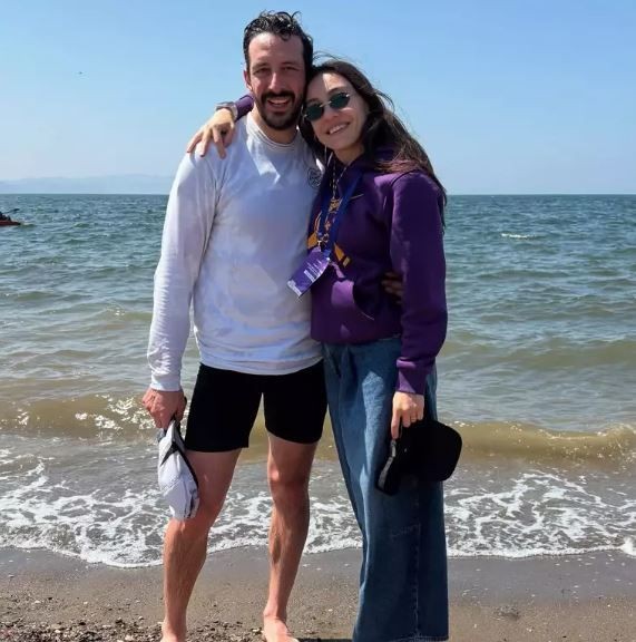 Kral Kaybederse'nin yıldızı Merve Dizdar'dan eşine romantik kutlama! "Bana ilham veriyorsun" - Resim: 4