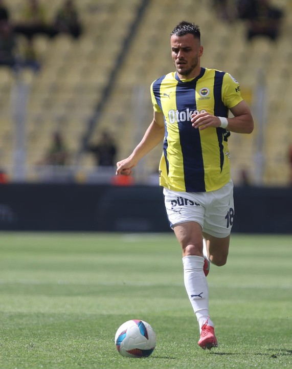 Fenerbahçeliler çok üzülecek! İki yıldız ayrılığı resmen duyurdu - Resim : 2