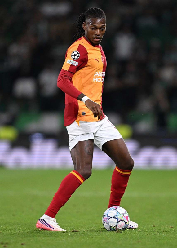 Galatasaraylı Rafael Leao'ya Sporting maçında şok tepki! Islıklanmasının nedeni ortaya çıktı! - Resim: 7