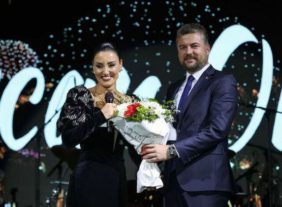 Phuket Adası’ndaki görüntüleri olay olmuştu! CHP’li başkan ile Sevcan Orhan nişanlandı - Resim: 2