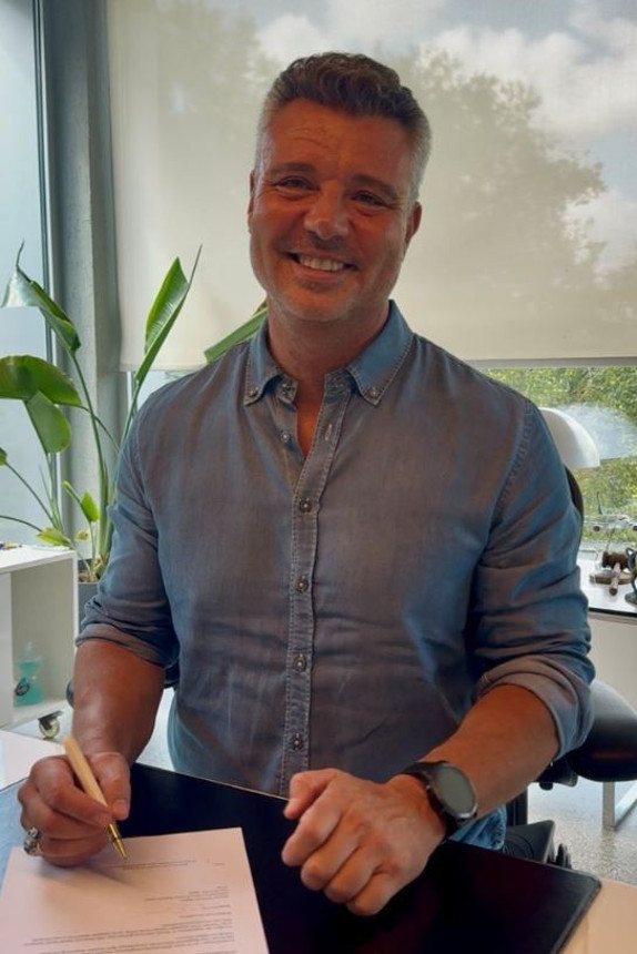 Fenerbahçe Başkan Adayı Sadettin Saran 500 imzayı teslim etti. Resmen aday - Resim : 1