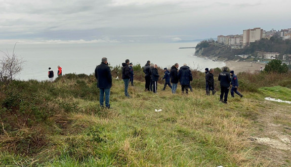 3 gündür haber alınamıyor! Eşyaları deniz kenarında bulundu