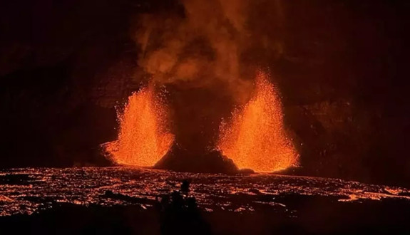 Klauea Yanardağı'nda bir patlama daha! Lavlar, 300 metreye yükseldi