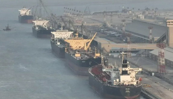 Irak'ta petrol limanları ulaşıma kapatıldı