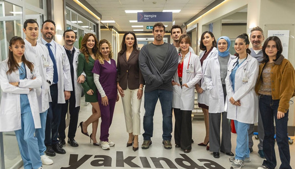 Doktor Başka Hayatta dizisinde kriz! "Namuslu bir hikaye" deyip veda etti