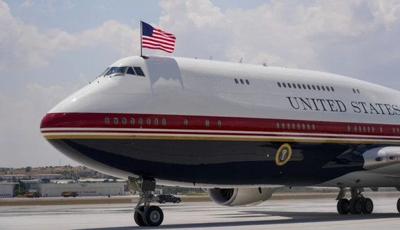 Trump'ın 800 milyon dolarlık "uçan kale"si ilk kez Türkiye'de! Uçaktaki detaylar şaşırttı