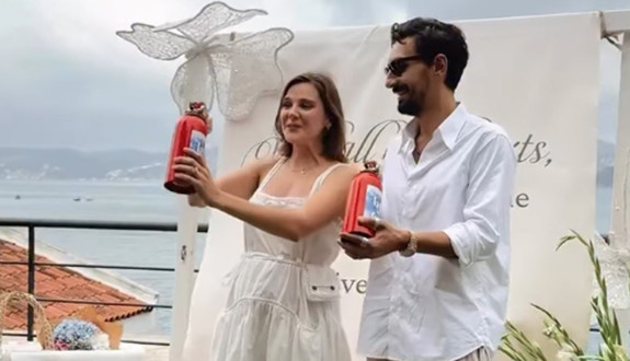 Alina Boz anne oluyor! Bebeğinin cinsiyetini açıkladı
