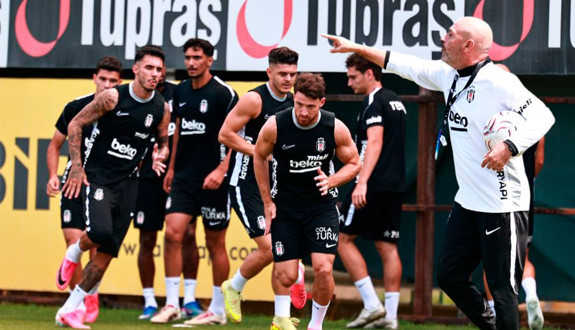 Beşiktaş gözden çıkarmıştı! Yıldız futbolcuya İspanya’dan teklif geldi