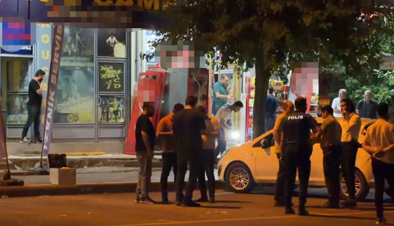 Video oyunu gerçek oldu! Kurşun yağdırdılar: Yaralılar var