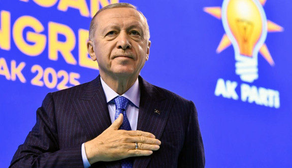 AK Partili isim açıkladı: İŞTE ERDOĞAN’IN MASASINDAKİ ANKET! Erken seçim için de çarpıcı sözler