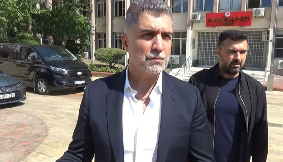 Kardeşinin sözleri davalık oldu! Özcan Deniz devreye girdi