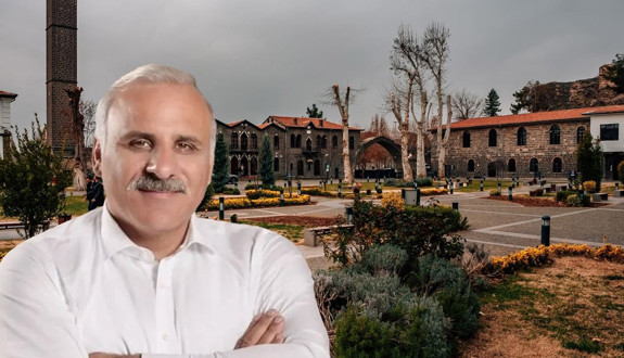 Terörsüz Türkiye'yle Diyarbakır'da turizm ivme kazandı! Vali Zorluoğlu rakamlarla açıkladı: "Yüzde 100 arttı!"