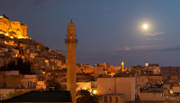 Mardin’in taş sokakları bu kez sanatla dolacak! Sanat, müzik ve lezzet şöleni 9 gün sürecek