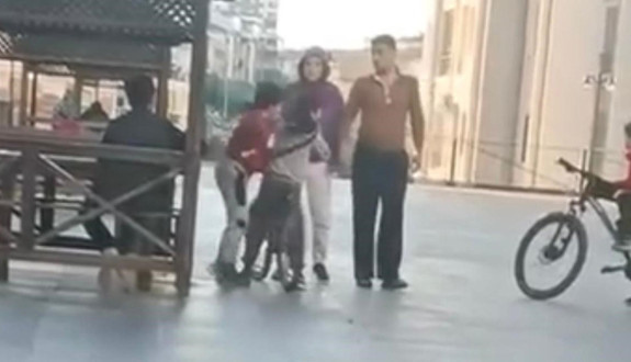 Ankara'da akılalmaz olay! Çocukları ayırmak yerine bakın ne yaptı! Ağabeyin o sözü ağızları açıkta bıraktı