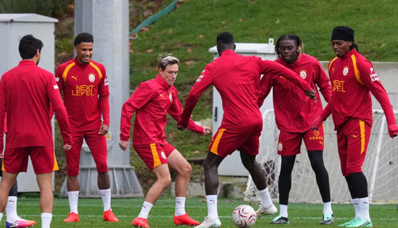 Galatasaray’da büyük kıyım! 19,5 milyon euroluk 3 yıldız topun ağzında! Son sözü Okan Buruk son sözü söyleyecek