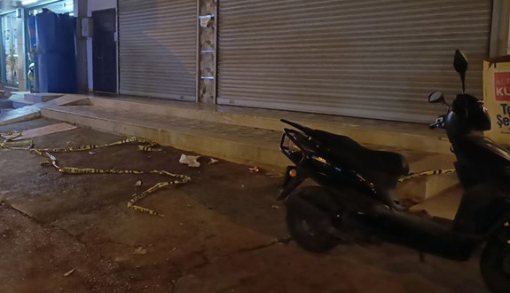 16 yaşındaki genç kasada otururken vuruldu!