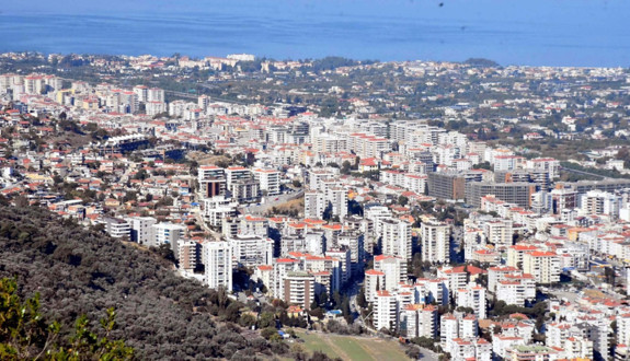İzmir’de deprem alarmı! 1999 öncesi binalar için kritik uyarı: Bir an önce kentsel dönüşüm yapılmalı