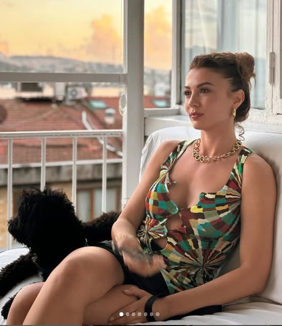 "Kilo aldın" eleştirilerine çok sinirlenmişti! Ünlü oyuncu Burcu Özberk altında hiçbir şey olmadan çırılçıplak yataktan paylaştı - Resim: 19