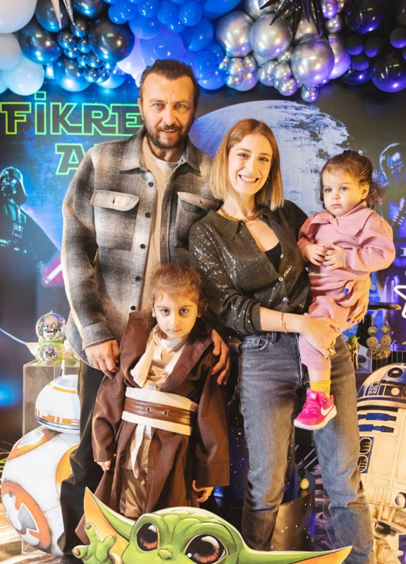 Hazal Kaya 35 yaşına girdi! Doğum günü kareleri peş peşe geldi - Resim: 2