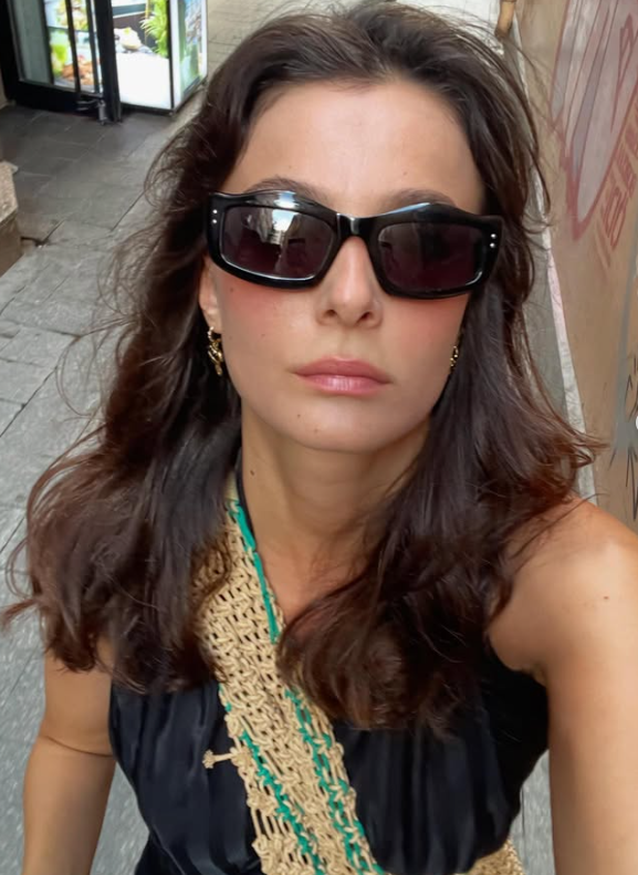 Oyuncu Büşra Develi peş peşe doğum günü karelerini paylaştı! Son fotoğraf için özür diledi - Resim: 3