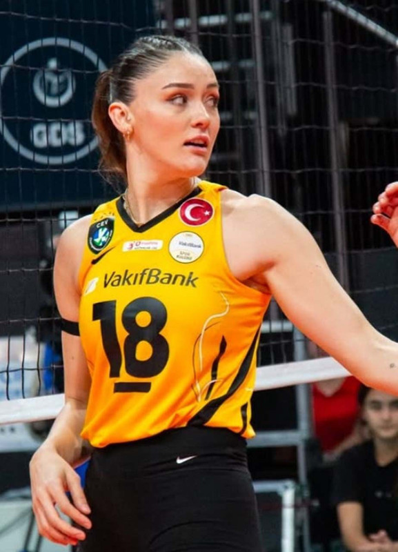 Zehra Güneş tatil pozlarıyla akılları baştan aldı! Güzelliği mest etti: “Gerçek olamayacak kadar güzel, bakılamayacak kadar narin” - Resim: 2