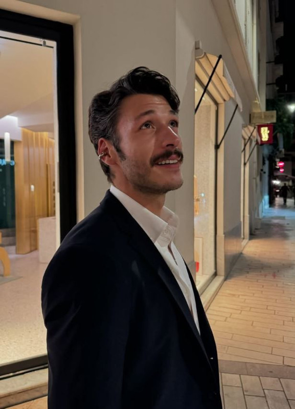 Kubilay Aka ile Hafsanur Sancaktutan tatilde aşka geldi! Romantik pozları yoğun ilgi gördü - Resim: 1
