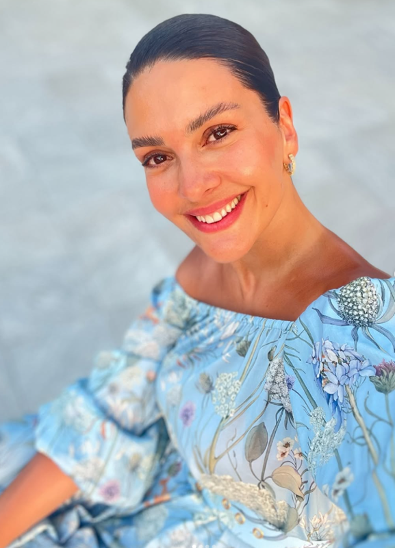 Bergüzar Korel annesine övmeye doyamadı! Herkes o sözlerini konuşuyor - Resim: 1