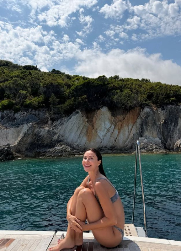 Demet Şener'den cesur tatil paylaşımı: Kim der ki 49 yaşında! - Resim: 6
