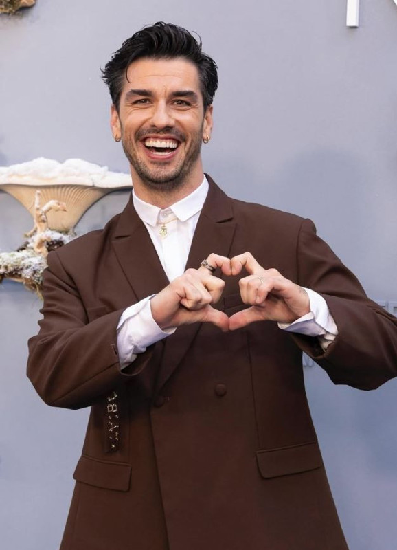 Nicole Kidman'la başrol oynamıştı! 'Nine Perfect Strangers'ın yıldızı Aras Aydın'a Venedik'te ödül - Resim: 1